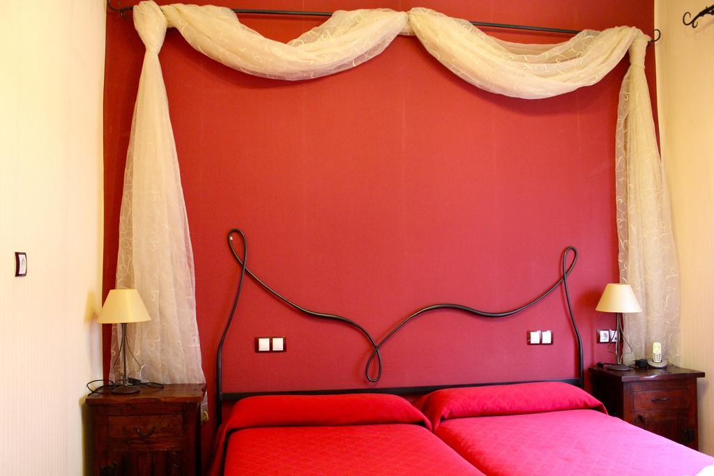 Hostal De La Torre Hostal Economico Valladolid Værelse billede