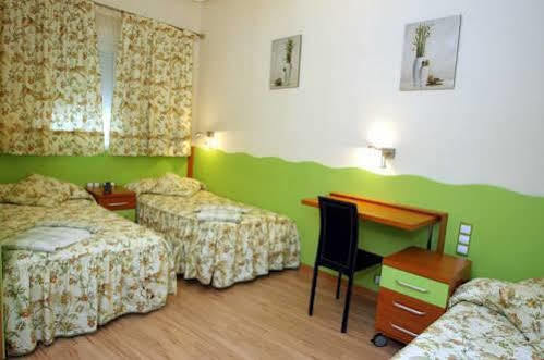 Hostal De La Torre Hostal Economico Valladolid Eksteriør billede